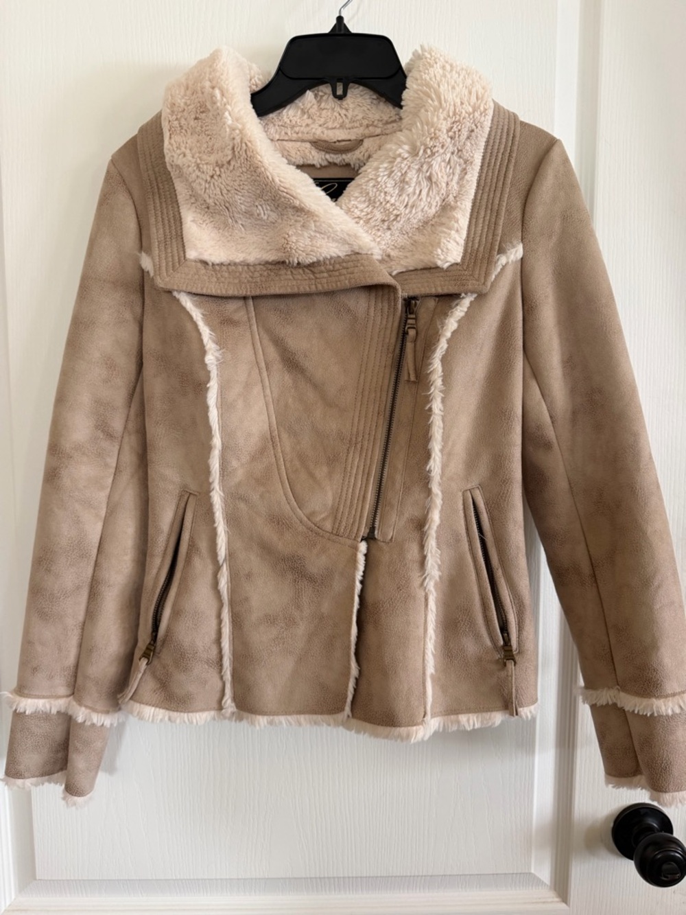 Vintage NWOT Guess Distressed Taupe Faux-Shearling Jacket    Size S